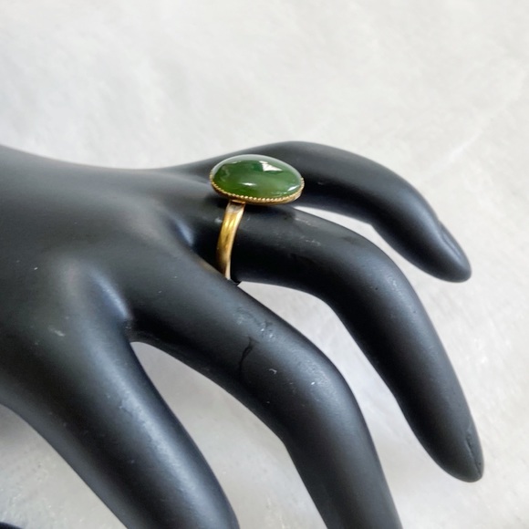 Vintage Adjustable Ring with Green Stone - Picture 4 of 4